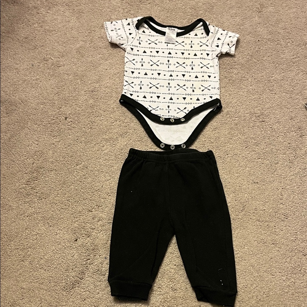 CJP Arrow Print Baby Onesie and Black Pants